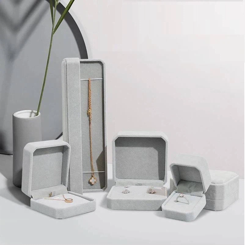 Groothandel in fluwelen juwelendoosjes